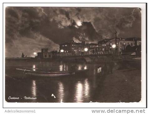 22347)cartolina Illustratoria Crotone Di Notte - Crotone