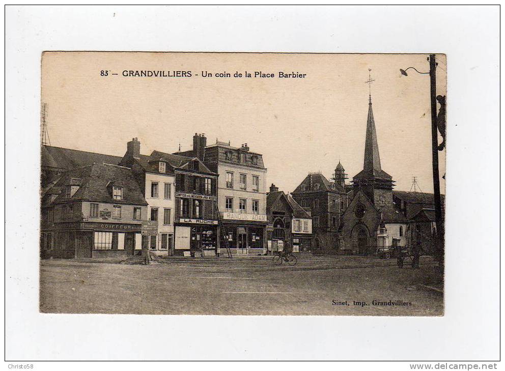 60 GRANDVILLIERS  Un Coin De La Place Barbier   Banque , Coiffeur .. - Grandvilliers