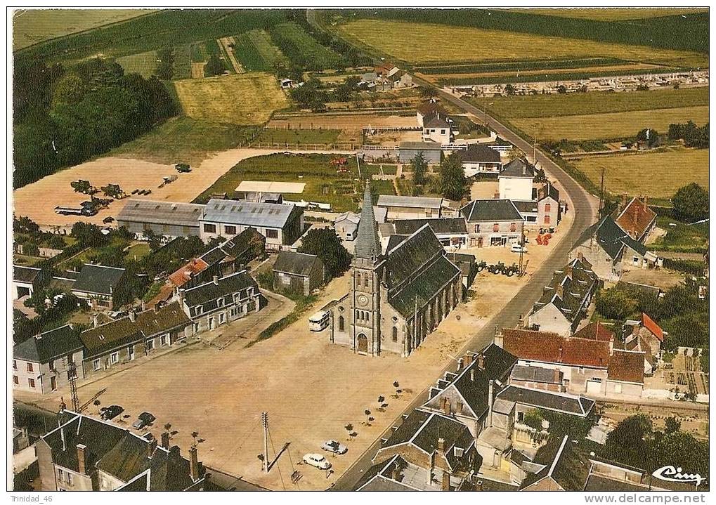 SAINT AMAND LONGPRE  ( LA PLACE DE L' EGLISE )  TRES BON ETAT  ! ! ! - Saint Amand Longpre