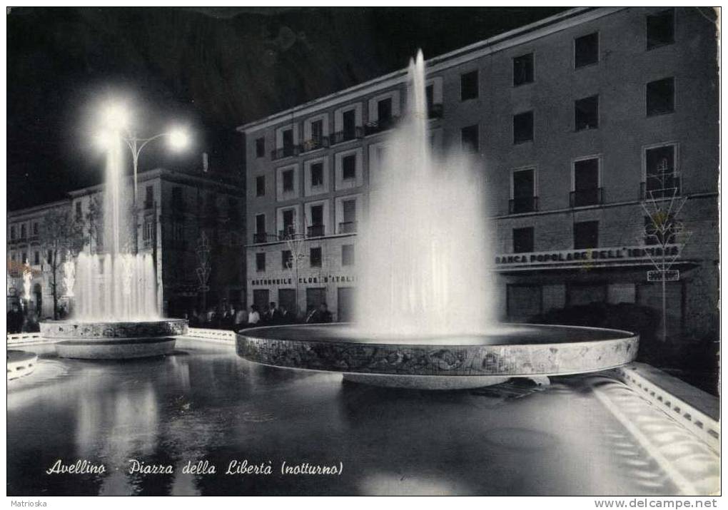 AVELLINO - Piazza Della Libertà Notturno  -  VG 1962   (581) - Avellino