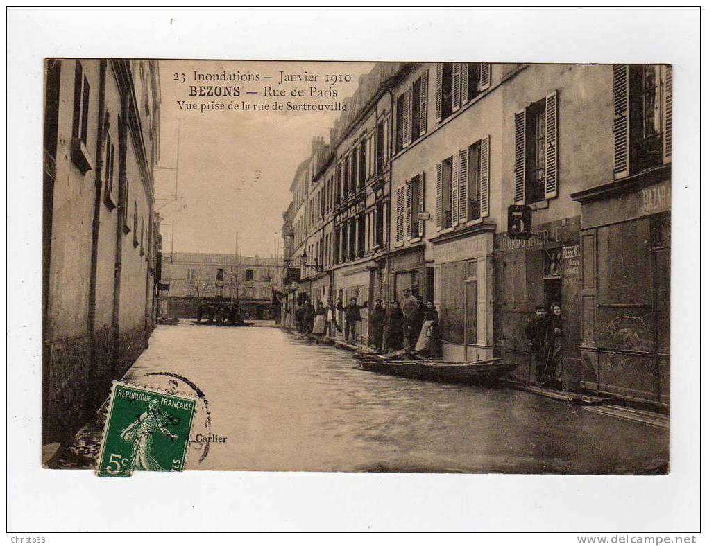 95  BEZONS  Inondations 1910   Rue De Paris   Animée - Bezons