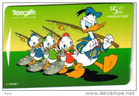 NEW ZEALAND $5  DISNEY DONALD PART 4  GOING FISHING CARTOON  MINT 800 ONLY !! GPT NZ-D-142 READ DESCRIPTION !! - New Zealand