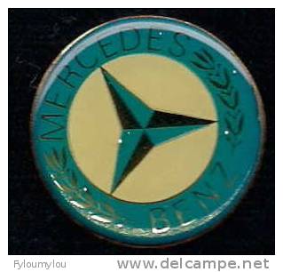 Pin´s Automobile  - Logo MERCEDES - Mercedes