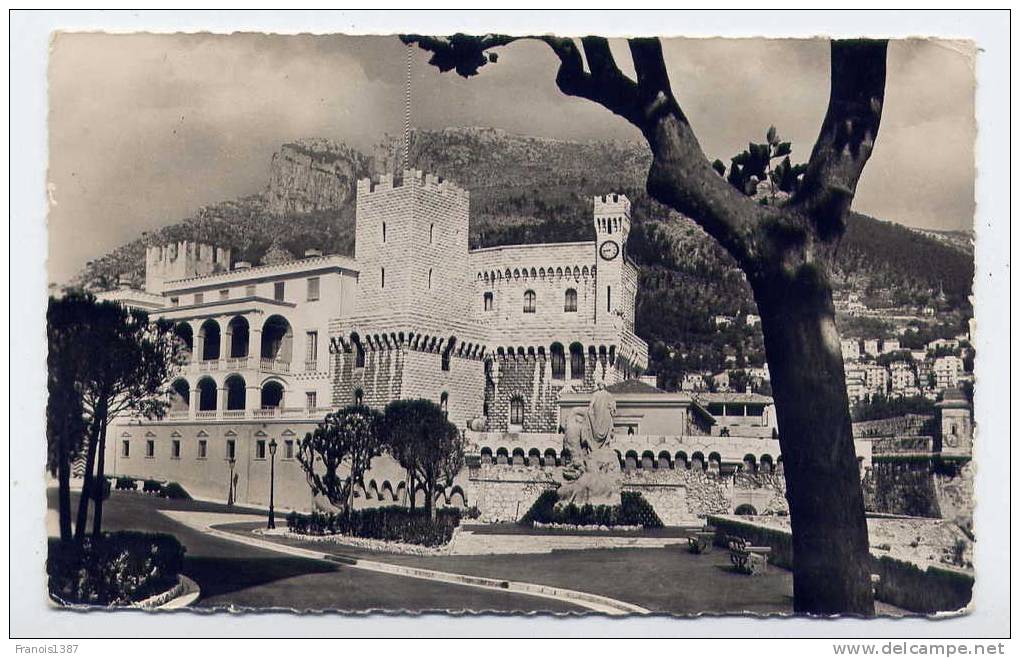 Réf 150  - MONACO - Le Palais Princier Et La Tour De L´horloge (1954) - Palais Princier