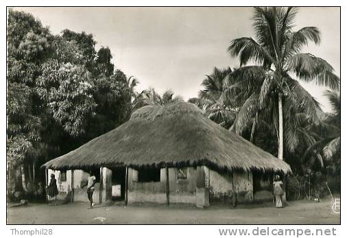 Environs De CONAKRY - GUINEE FRANCAISE - Case Indigène Avec Manguiers Et Cocotiers - Guinea