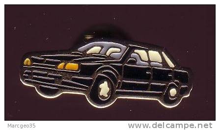 Pin's Renault, R21 Ou R9, Noir,voiture - Renault