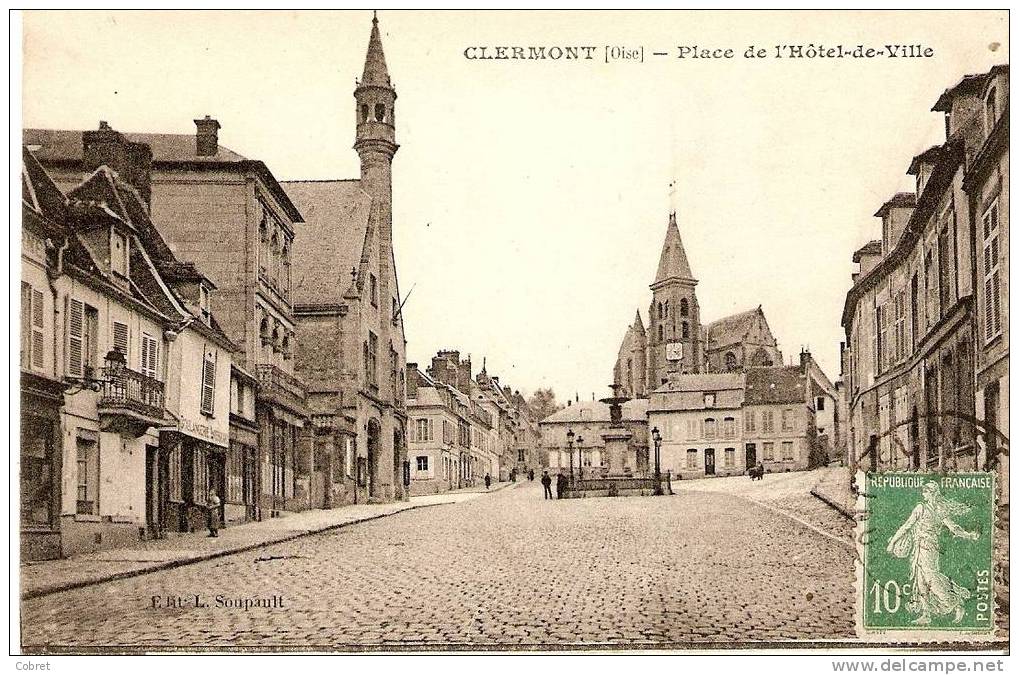 CLERMONT - Place De L´hotel De Ville - Clermont
