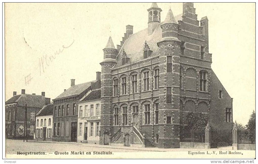 HOOGSTRATEN - Groote Markt En Stadhuis - Hoogstraten