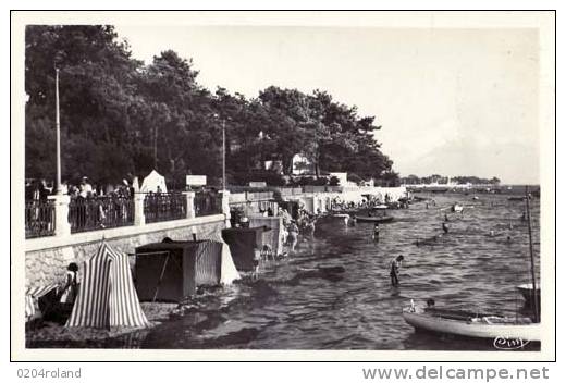 Andernos Les Bains - La Plage à Marée Haute Devant L' Impérial  :  Achat Immédiat - Andernos-les-Bains