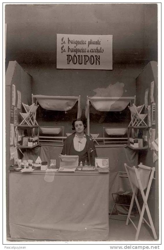 CARTE PHOTO STAND BAIGNOIRE PLIANTE POUPON - Foires