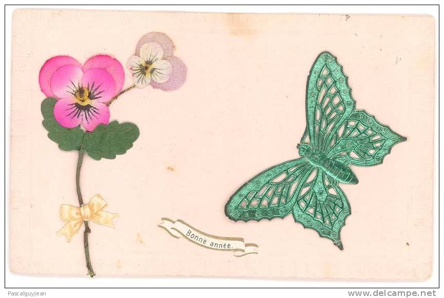 CPA PAPILLON ET FLEURS - DECOUPE METALLISEE + TISSU - Butterflies