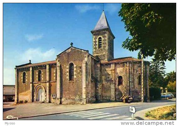 79 MAZIERES EN GATINE L'Eglise En Partie Romane , Elle Est Mentionnee Dans Le Cartulaire De St Maixent - Mazieres En Gatine