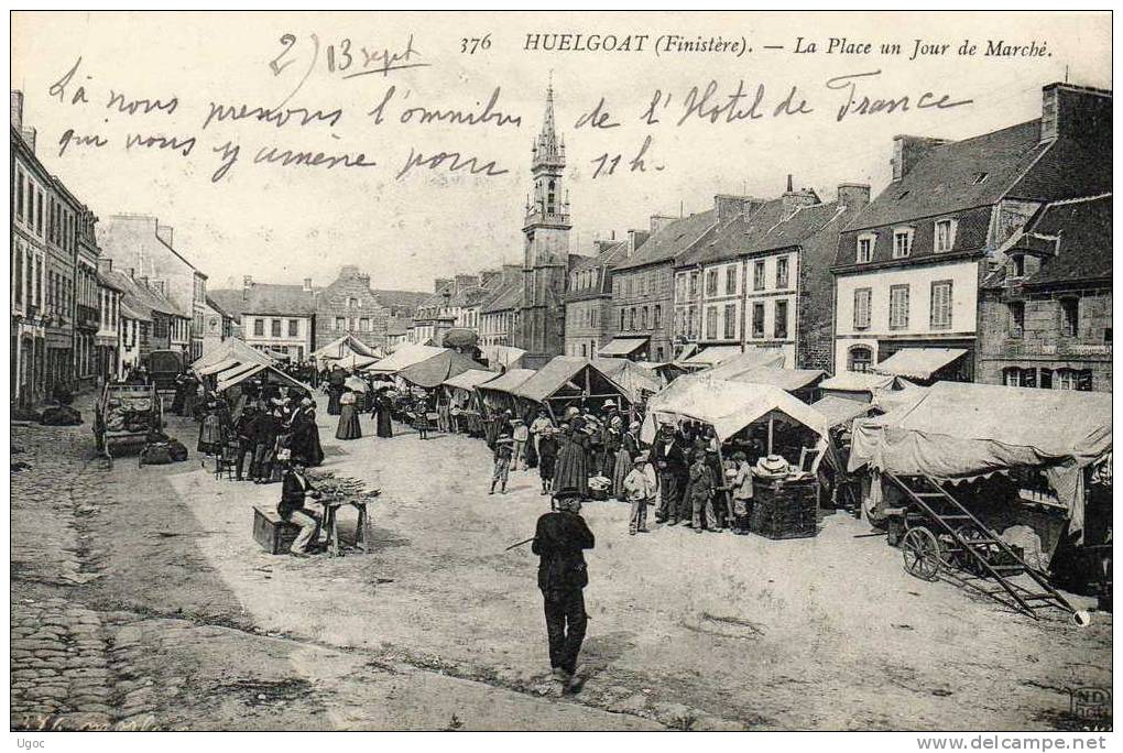 CPA - 29 - HUELGOAT - La Place Un Jour De Marché - 354 - Huelgoat