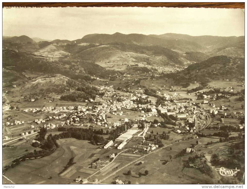 88 - LE THILLOT - Vue Panoramique Aérienne Et La Chaîne Des Vosges. (CPSM) - Le Thillot