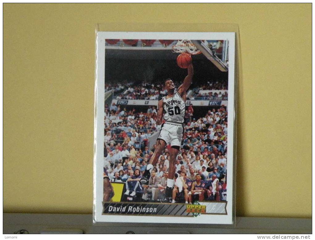 Carte  Basketball US 1992/93/94/95/96 -  David Robinson - N° 241 - 2 Scan - San Antonio Spurs