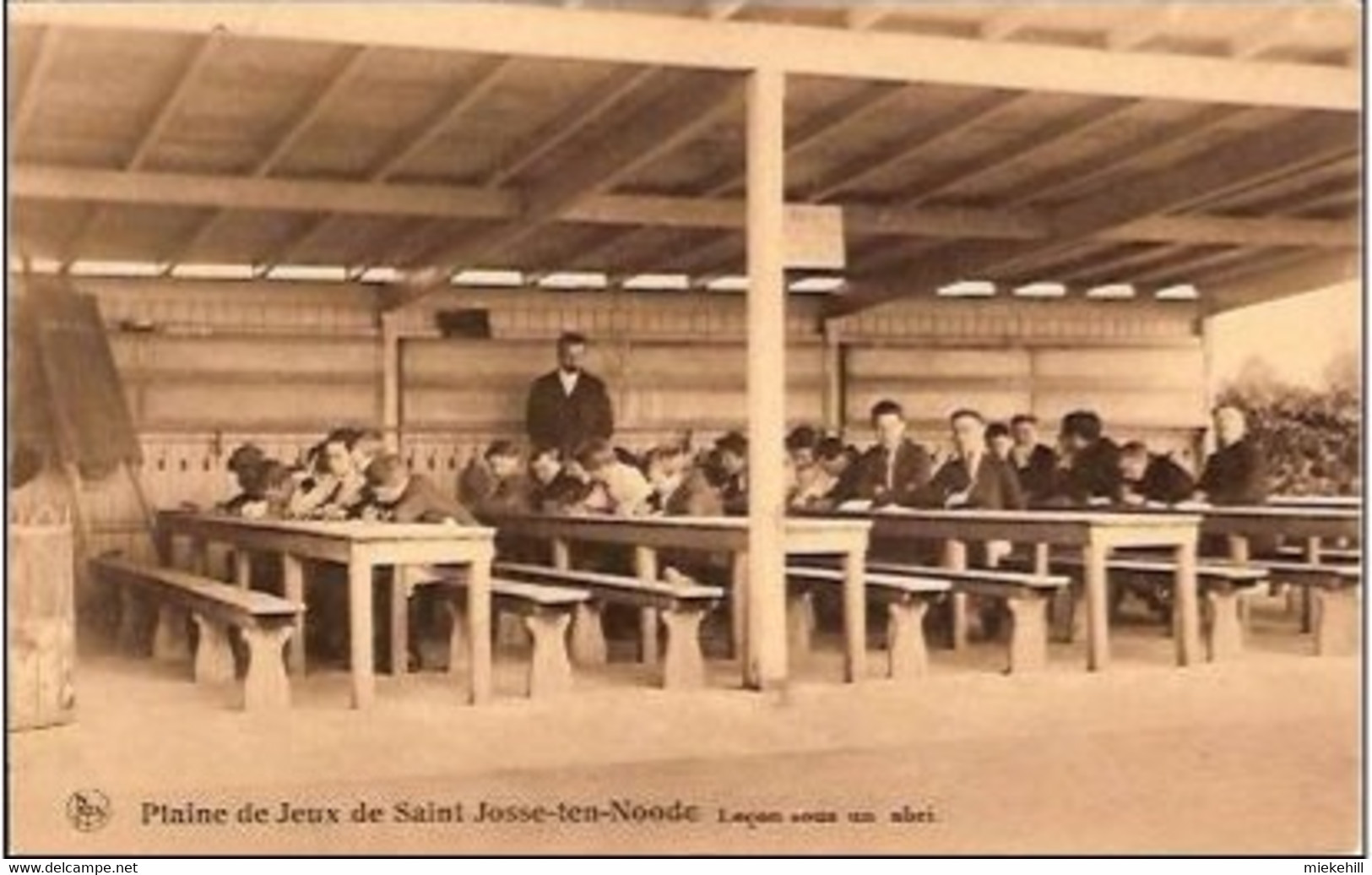 SAINT-JOSSE - PLAINE DE JEUX-Leçon Sous Un Abri -éducation Populaire -enseignement - St-Josse-ten-Noode - St-Joost-ten-Node