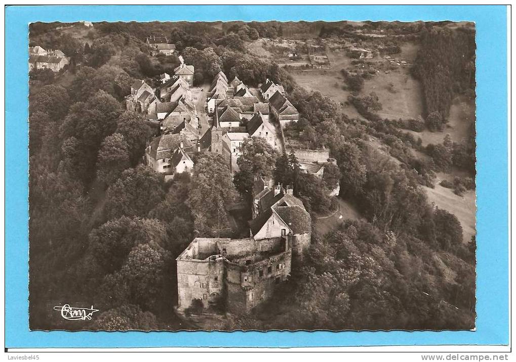 LA PETITE PIERRE N° 10218 . VUE GENERALE AERIENNE ET LE CHATEAU - La Petite Pierre