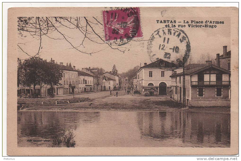 *** DEPT 40 / TARTAS - LA PLACE D'ARMES ET RUE VICTOR HUGO *** - Tartas