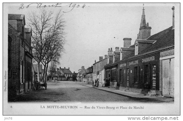 LA MOTTE BEUVRON Rue Du Vieux Bourg Et Place Du Marché. - Lamotte Beuvron