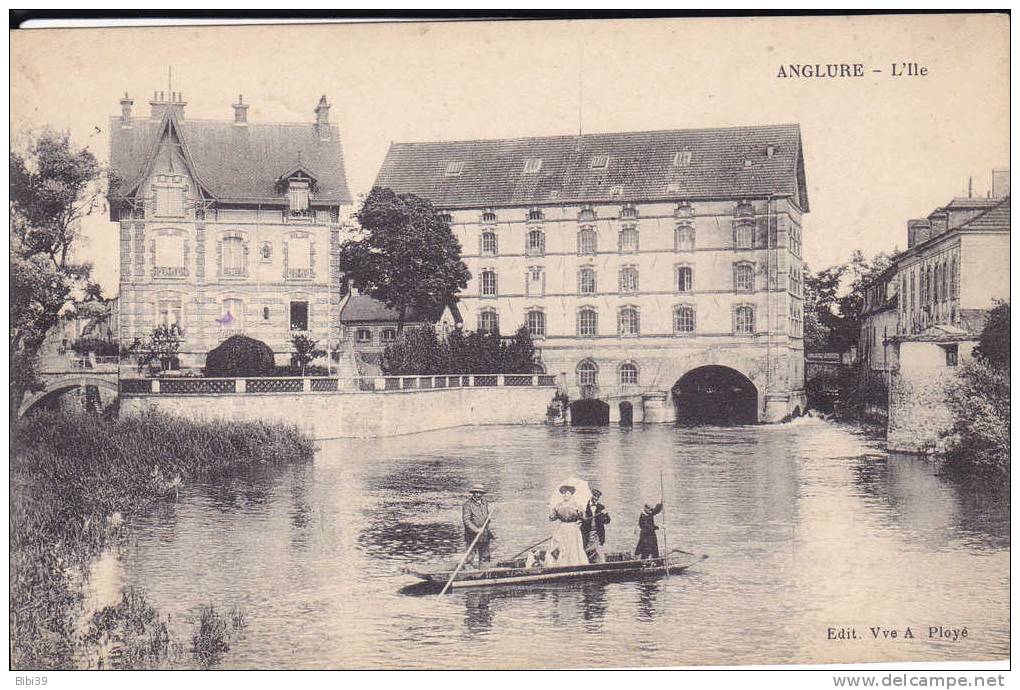 ANGLURE.  _  L'Ile. Deux Hommes Promènent Un Couple élégant Avec Leur Chien. Femme à L'ombrelle - Anglure