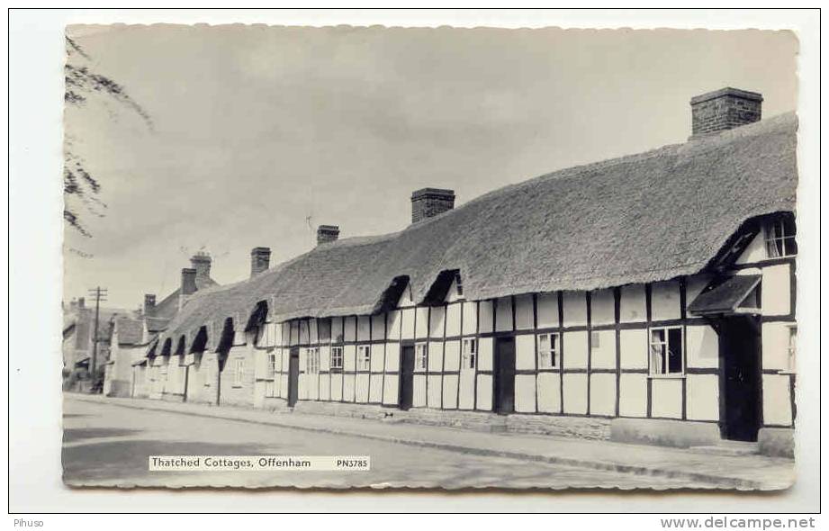 UK522   OFFENHAM : Thatched Cottages - Andere & Zonder Classificatie