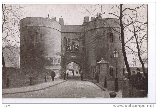 Tower Of London  1805 The Middle Tower - Tower Of London