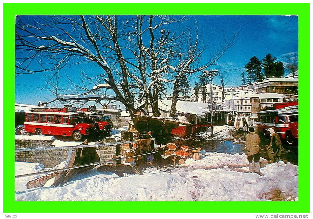 MURREE, PAKISTAN - APRÈS UNE TEMPÊTE DE NEIGE - CIRCULÉE EN 1986 - ANIMÉE D'AUTOBUS - - Pakistan