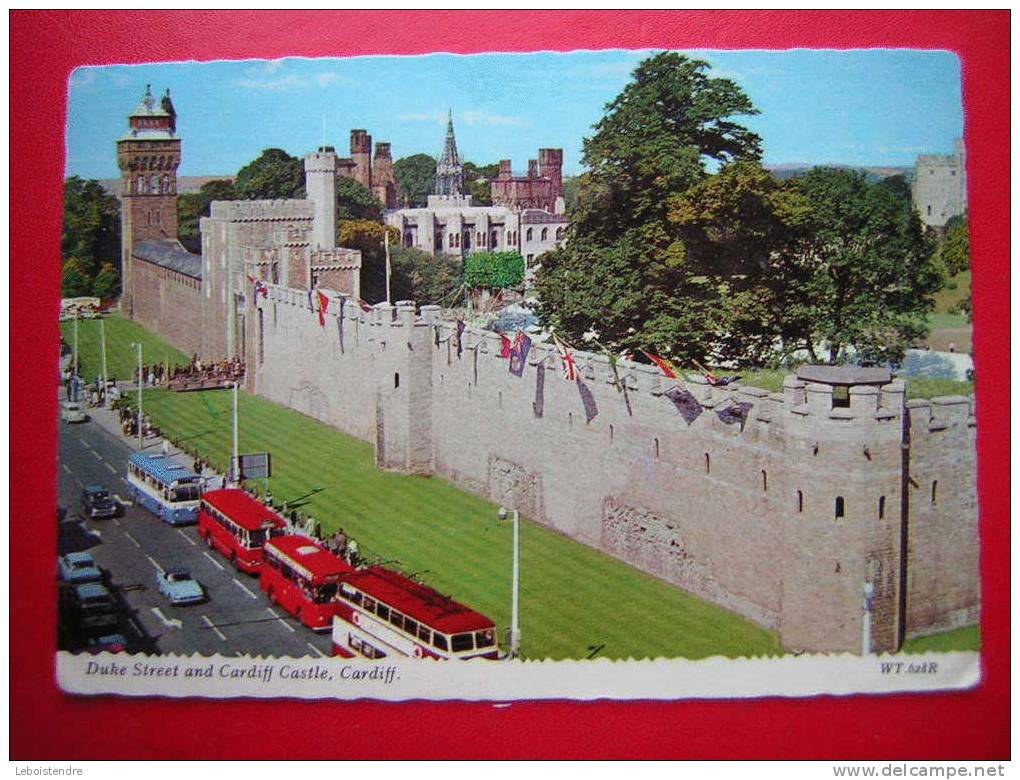 CPSM- ANGLETERRE -DUKE STREET AND CARDIFF CASTLE,CARDIFF-CARTE EN BON ETAT,AVEC LES COINS COGNES - Glamorgan