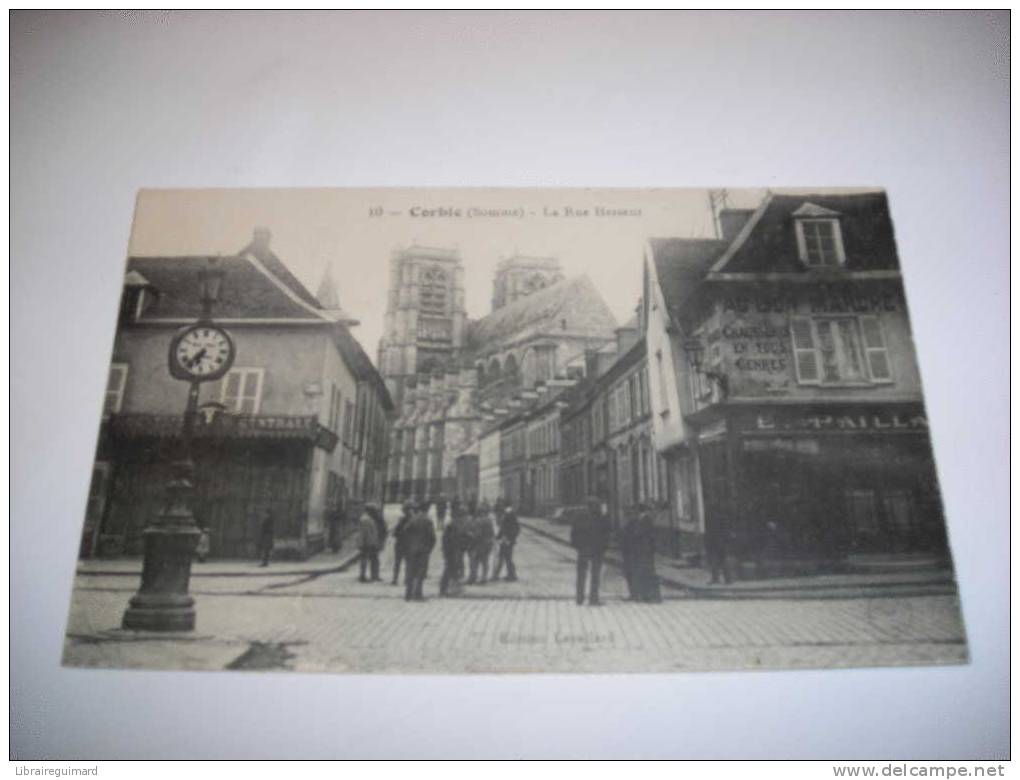 2 Bqk - CPA N°10 - CORBIE - La Rue Hersent - [80] Somme - - Corbie