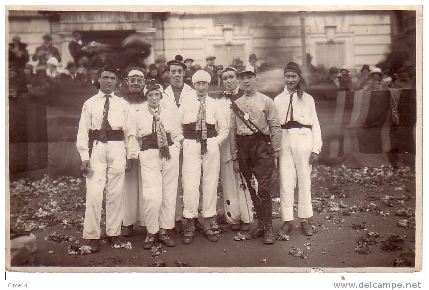 CARTE PHOTO.JOCKEY AVEC ECHARPE PARIS LONGCHAMP. - Reitsport