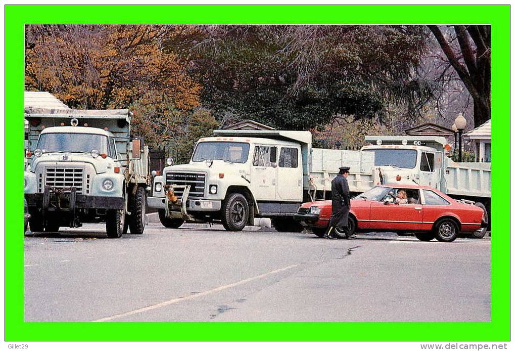 POLITICS - THANKSGIVING WEEK 1983, PHOTO SHOWS THE INTERIM METHOD OF BARRICADING - - Events