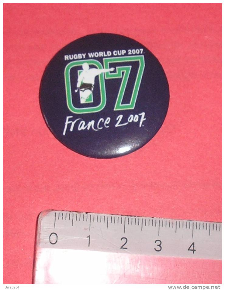 PIN´S épingle BADGE - RUGBY  "FRANCE 2007" Rugby World Cup 2007 - Bleu - Rugby