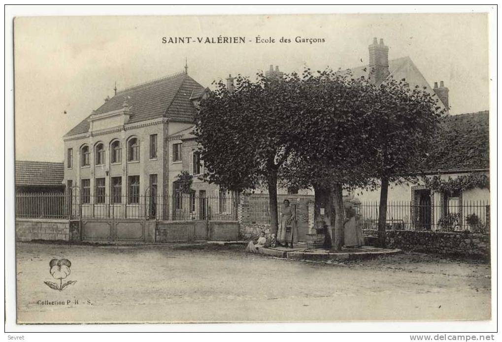 SAINT- VALERIEN. - Ecole Des Garçons - Saint Valerien