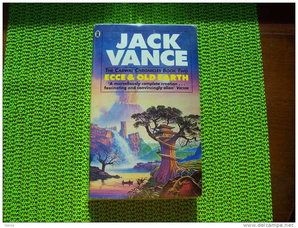 JACK VANCE   THE CADWAL CHRONICLES BOOK TWO  ECCE & OLD EARTH - Science Fiction