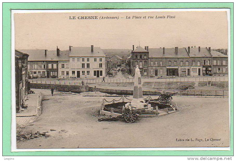 08 - LE CHESNE --  La Place Et Rue ..... - Le Chesne