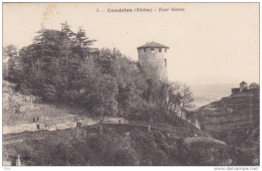 Cpa 69 Rhone  Condrieux      Un Coin De Campagne Et La Tour Garon - Condrieu