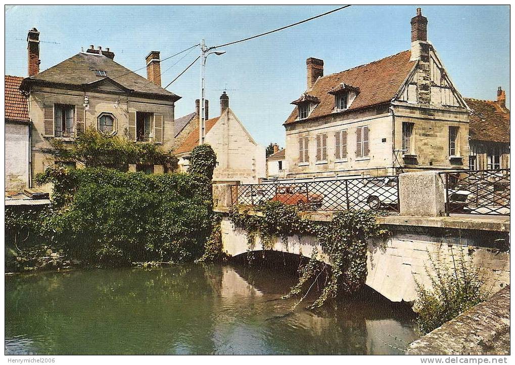 Mouy ( Oise) Le Pont Sur Le Bord Du Thérain, Photo Cim - Mouy