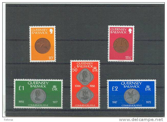 GUERNSEY  MUNTEN OP ZEGELS   1980 ** - Monnaies