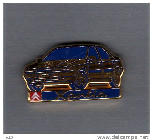 Pin´s  Automobiles  CITROËN  XANTIA  Cartouche  Bleu  ( ARTHUS  BERTRAND ) - Citroën