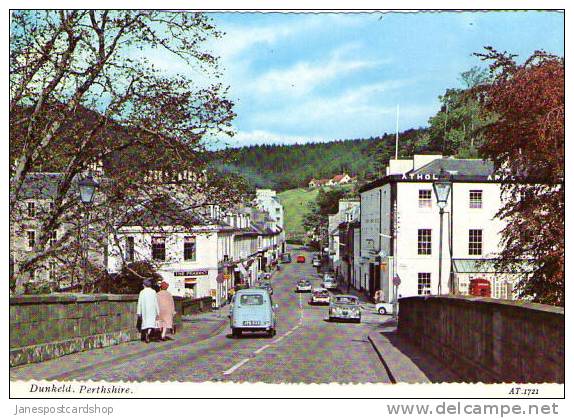 DUNKELD STREET - Animated - Many Vehicles 1960s - Perthshire - SCOTLAND - Perthshire