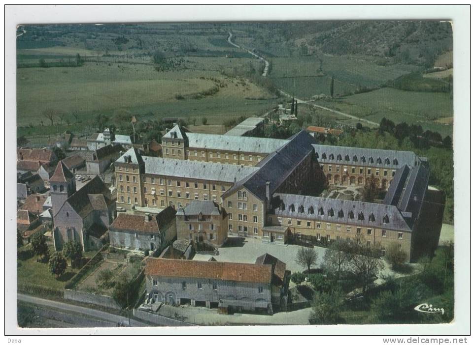 Montfaucon. La Roseraie... - Montfaucon