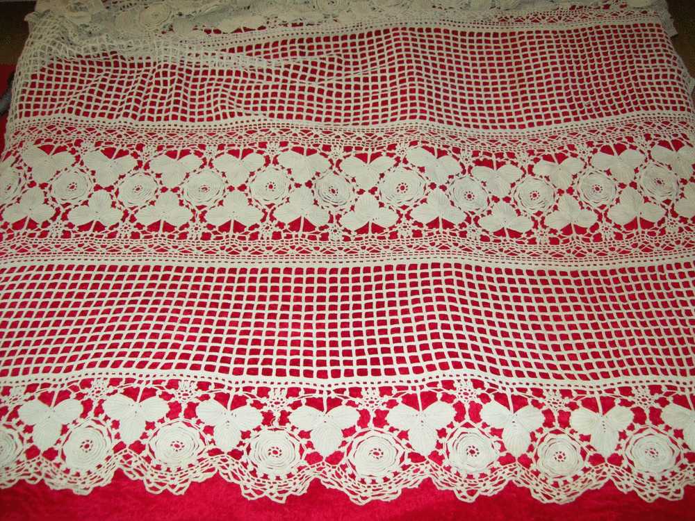 Romania-OLD/ANCIENT BIG MACRAME COVERTURE FOR BED - Tagesdecken/Überwürfe