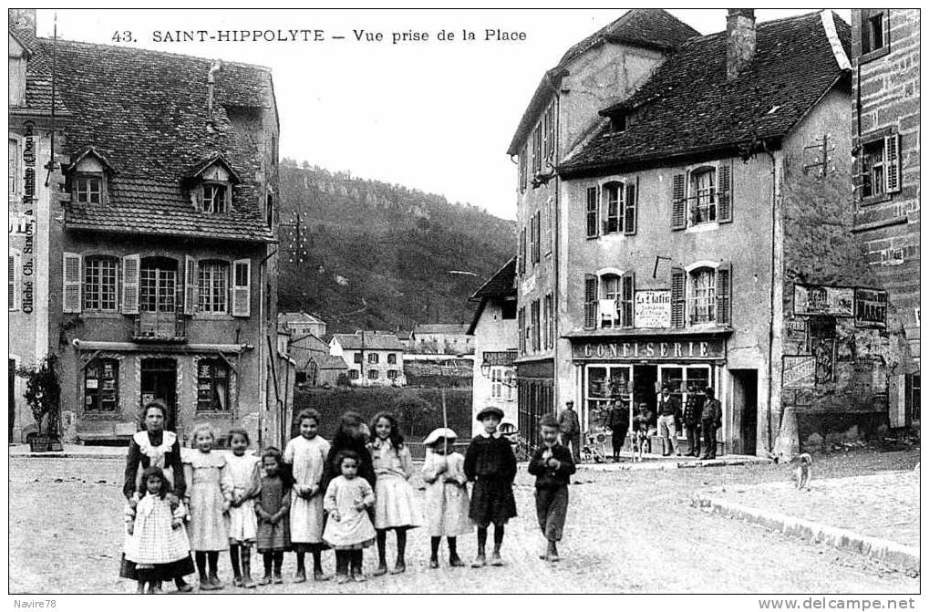 25 Cpa SAINT HIPPOLYTE   ENFANTS DEVANT LA CONFISERIE DE LA PLACE - Saint Hippolyte