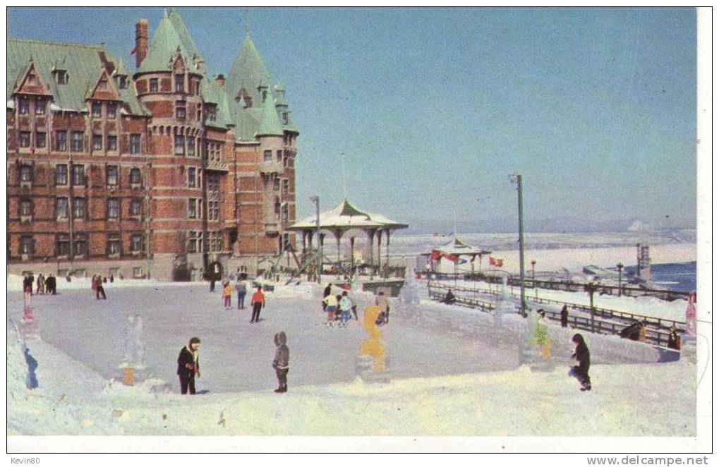 CANADA Le Carnaval D'Hiver De Québec La Patinoire Du Château Frontenac Cpsm Couleur - Québec - Château Frontenac