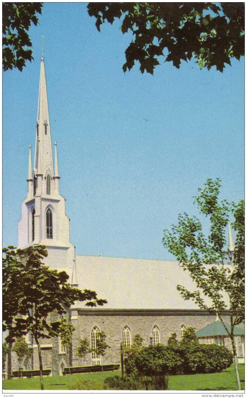 CANADA Riviére Du Loup Eglise Saint Patrice Québec  Cpa Couleur - Québec - Les Rivières