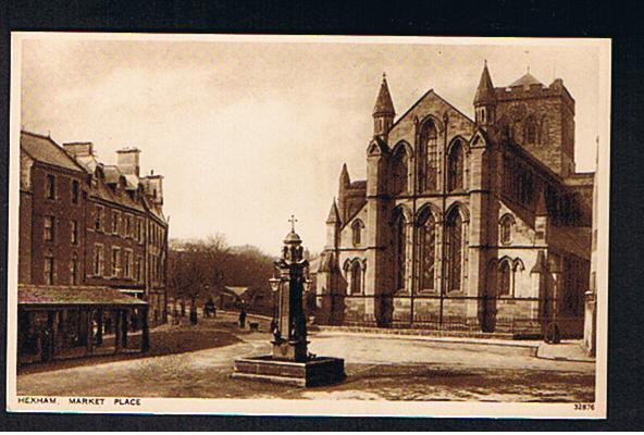 RB 604 -  Early Postcard Hexham Market Place Water Pump Fountain Northumberland - Autres & Non Classés