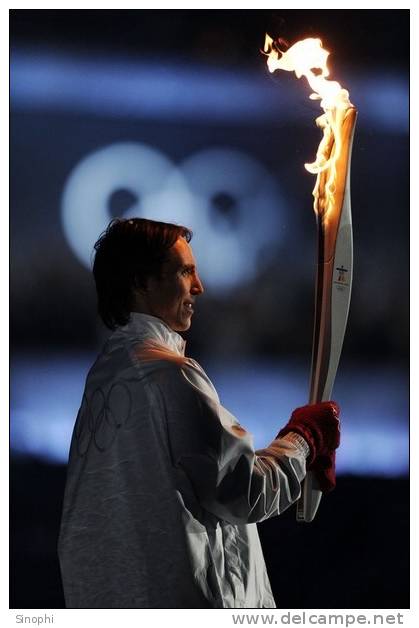 B11-003^^   Torch , 2010 Vancouver Winter Olympic Games  , ( Postal Stationery , Articles Postaux ) - Winter 2010: Vancouver