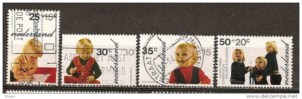 Pays-Bas Netherlands 1972 Princes Serie Complete Obl (30c Upper Left Short Perfs) - Used Stamps