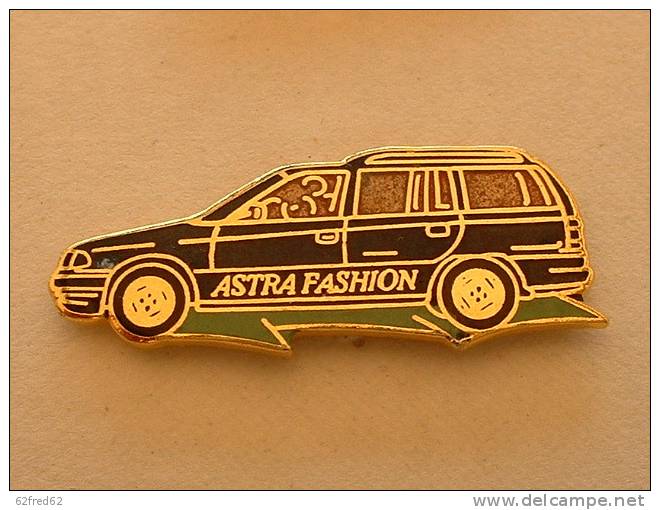 PIN´S OPEL ASTRA FASHION - Opel