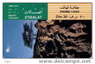 # UAE T22 Tree On The Rocks 30 Tamura   Tres Bon Etat - Emirats Arabes Unis